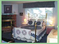 Double Bed separate bedroom, Dutch Henry Suite, Trailside Inn, Calistoga, CA